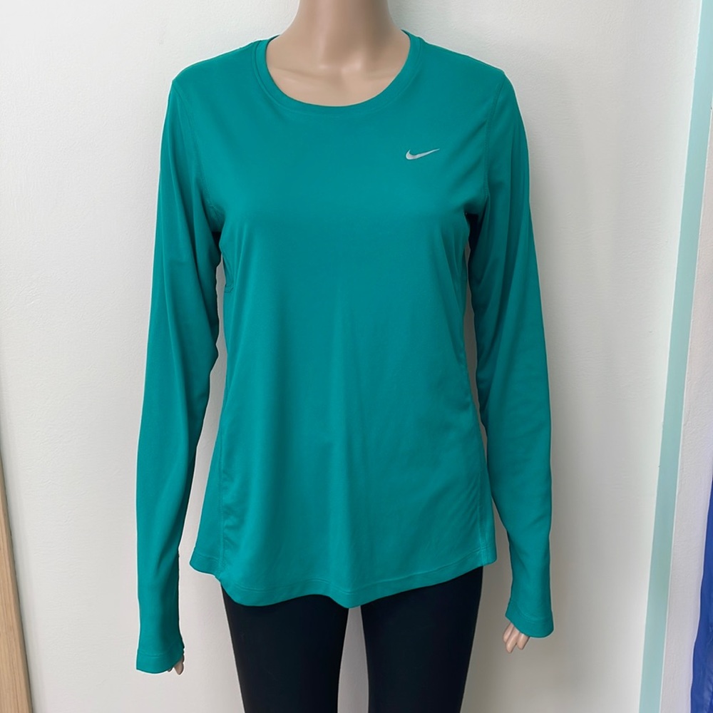 Nike running top Dri-Fit athletic long sleeve medium green